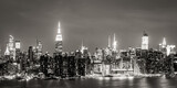 Fototapeta Nowy Jork - New York City evening skyline. 