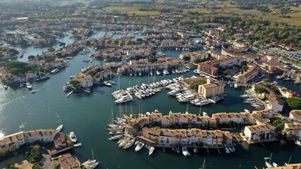 Poster - survol de Port-grimaud dans le golfe de Saint-Tropez sur la côte d'azur en France	
