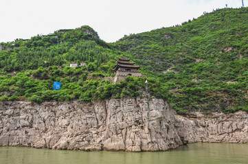 Wall Mural - Landscape along the banks of Wuxia Gorge in the Three Gorges of the Yangtze River in China