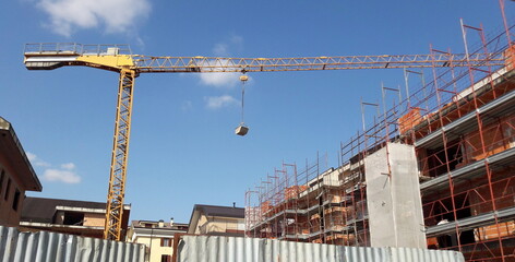 Lavori in corso nel cantiere edile