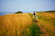 © Ekaterina Pokrovsky - Father and daughter hiking near Mers-les-Bains, France