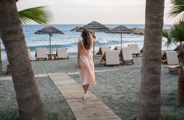 Poster - Happy woman on honeymoon enjoying view