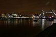 Nächtliches Panorama der Londoner Altstadt mit Blick über die Themse