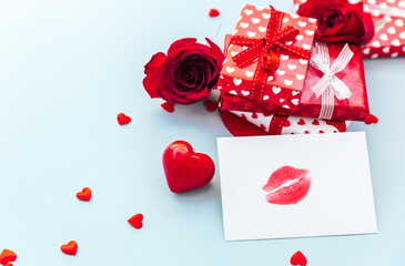 Poster - Romantic Valentines day composition. Red roses, gift box, Love and dating concept. Valentines day greeting card