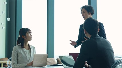 Aufkleber - ミーティングするビジネスグループ