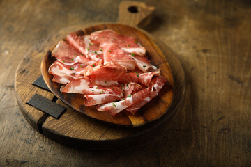 Poster - Delicious sliced smoked ham on a desk