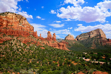 Wall Mural - View over the red rocks of Sedona with Twin Buttes. Arizona natural dessert landscape, USA.