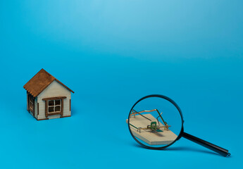 investing in real estate. risk of buying a home..trap with bait house. risk of buying an old house. 