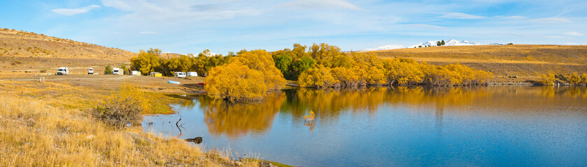 Wall Mural - Panoramic Photo of Autumn at Lake Alexandrina Department of Conservation Campsite, South Island, New Zealand