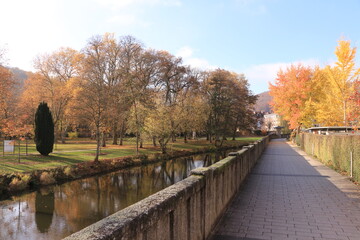 Sticker - Goldener Herbst im Luitpoldpark in Bad Kissingen in Bayern	