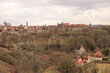 Romantisches Taubertal; Blick vom Burggarten in Rothenburg über Herrnmühle und Kobolzeller Kirchlein zur südlichen Altstadt mit Spitalviertel