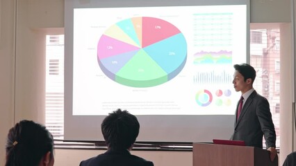 Poster - 講義する男性　プレゼンテーション　発表