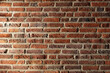 Ściana z czerwonej cegły