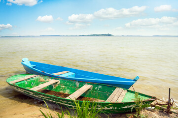 Canvas Print - bank of lake