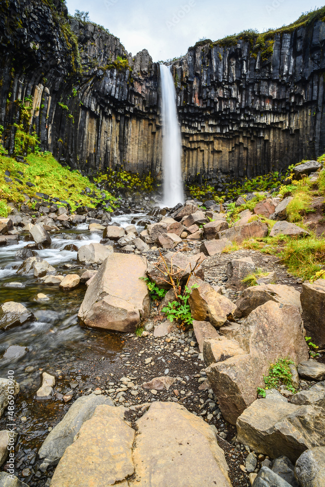 the-famous-svartifoss-waterfall-and-its-basalt-columns-on-the
