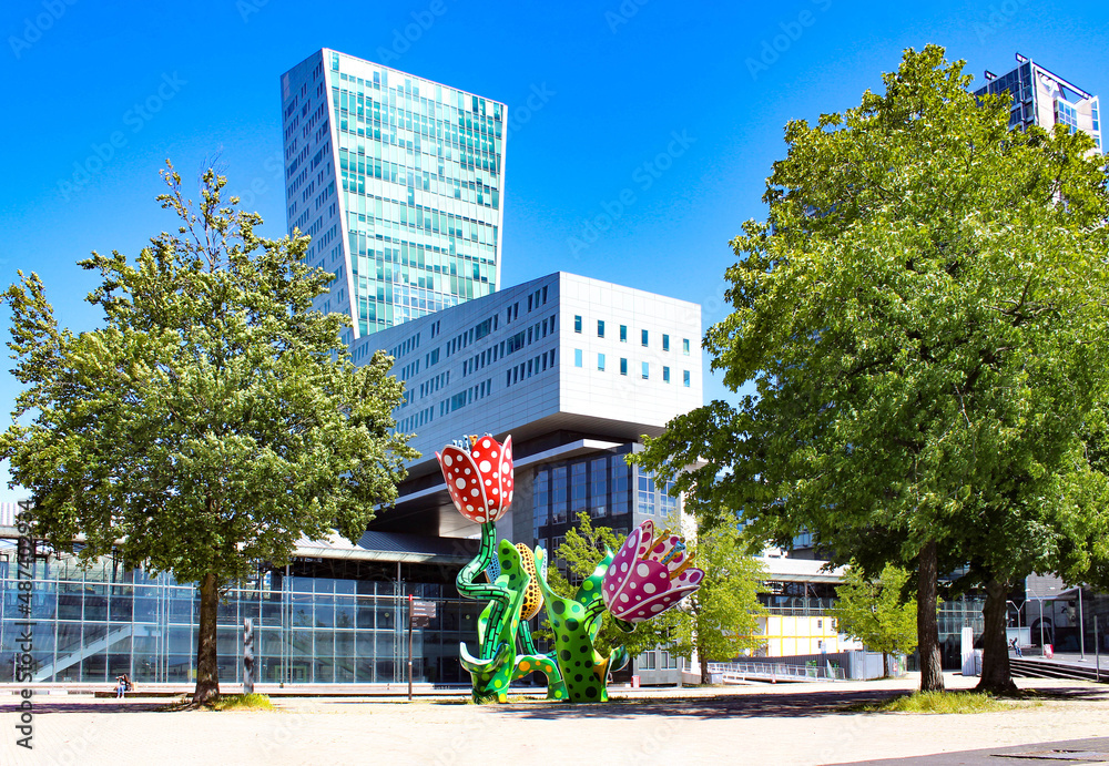 Lille (France), Euralille tower and The Tulips of Shangri-La have become one of the symbols of Lille since Lille2004 European Capital of Culture.