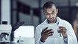 © Thurstan Hinrichsen/peopleimages.com - The use of electrical medical records increases. Shot of a scientist recording his findings on a digital tablet.