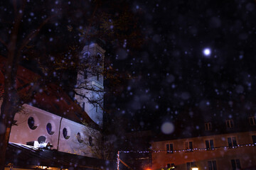 Wall Mural - Munich Heilig Geist Gothic church at snowy night