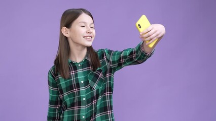 Canvas Print - Kid make gadget selfie portrait v-sign isolated purple color background