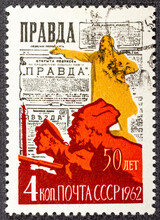 RUSSIA - CIRCA 1962: Stamp Printed By Russia, Shows Pravda, Lenin, Revolutionists, Circa 1962