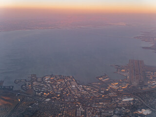 Wall Mural - Sunset aerial view of the San Francisco Bay and cityscape