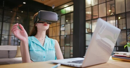 Canvas Print - meeting with VR glasses