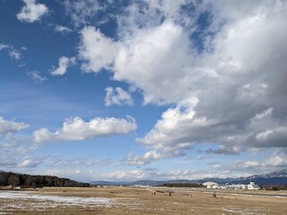 空気の澄んだ綺麗な冬空