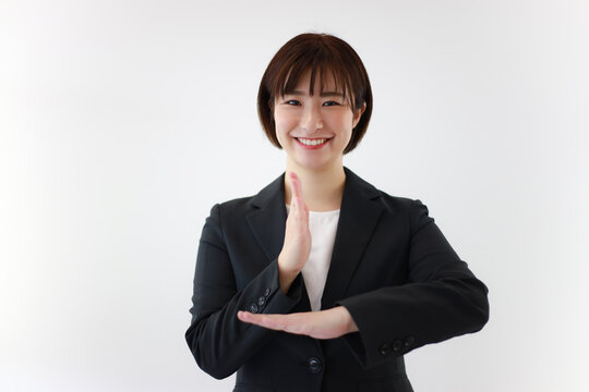 手話を話す女性「ありがとう」