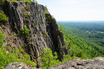 Canvas Print - Sheer basalt cliff on Mount Tom in Holyoke, Massachusetts.