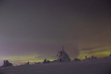 Wall Mural - Breathtaking scenery of the Northern Light in the clear sky of Finnish Lapland