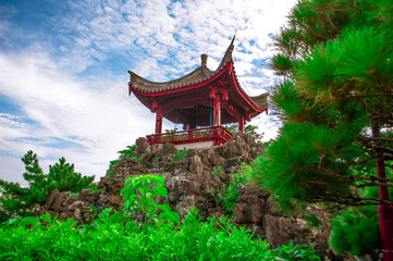 Canvas Print - Beautiful view of a zen garden at a Buddhist Temple in Naha City, Okinawa Japan