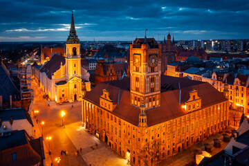 Canvas Print - Architecture of the old town in Torun at dusk, Poland.