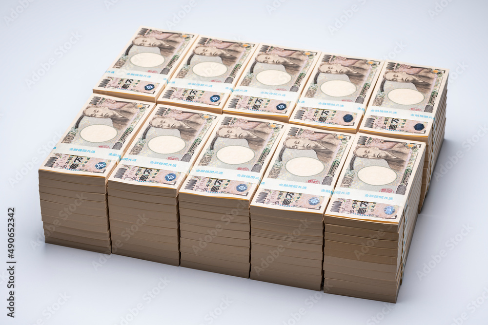 積み上げた一万円の札束（一億円） Stock Photo | Adobe Stock
