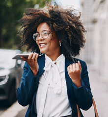 Aufkleber - Im feeling really confident about this business meeting. Shot of a businesswoman using her cellphone while out in the city.