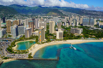 Wall Mural - Stunning view of the Honolulu city on a sunny day