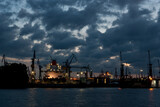 Fototapeta Miasto - dockyard at night