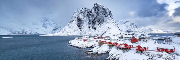Wall Mural - beautiful winter norway landscape - lofoten islands - hamnoy fishing village