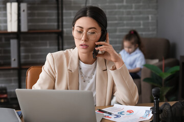 Sticker - Working young woman in office