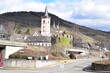 Lorch am Rhein mit der Kirche hinter der STadtmauer