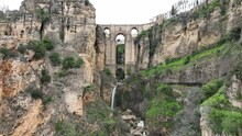 Vista Del Tajo De Ronda O Puente Nuevo En El Municipio De Ronda, Andalucía