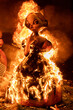 Muñeco fallera ardiendo