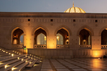 Poster - Beautiful night shot of Sultan Qaboos Grand Mosque