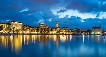 Wall Mural - Diocletian Palace and St Domnius Cathedral at blue hour in Split. Dalmatia, Croatia