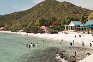 Wall Mural - Going to the beach on a summer vacation in Pattaya