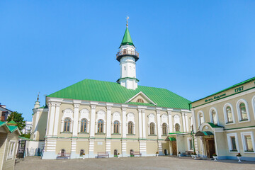 Canvas Print - Mardjani Mosque, the oldest mosque in Kazan, Russia. Built in 1767-1770. Translation of the inscription on the right: 