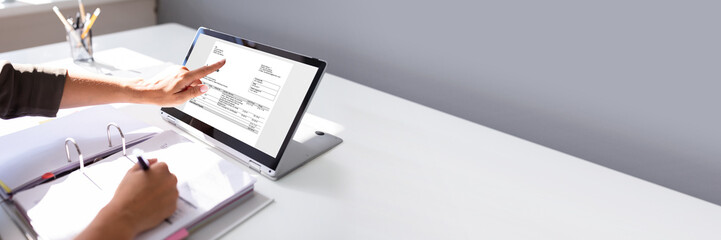 Aufkleber - accountant calculating tax at desk