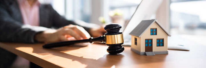 Poster - Real Estate Arbitration Law And Auction