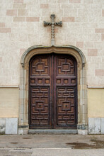 Renaissance Door With Ogee Arch In The Cathedral Of Alcalá De Henares, Province Of Madrid. Spain