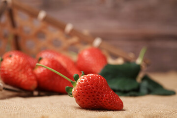 Poster - Fresh strawberries on the plate, fresh strawberries on the table