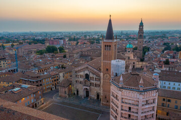 Canvas Print - Sunrise view of the Cathedral of Parma in Italy